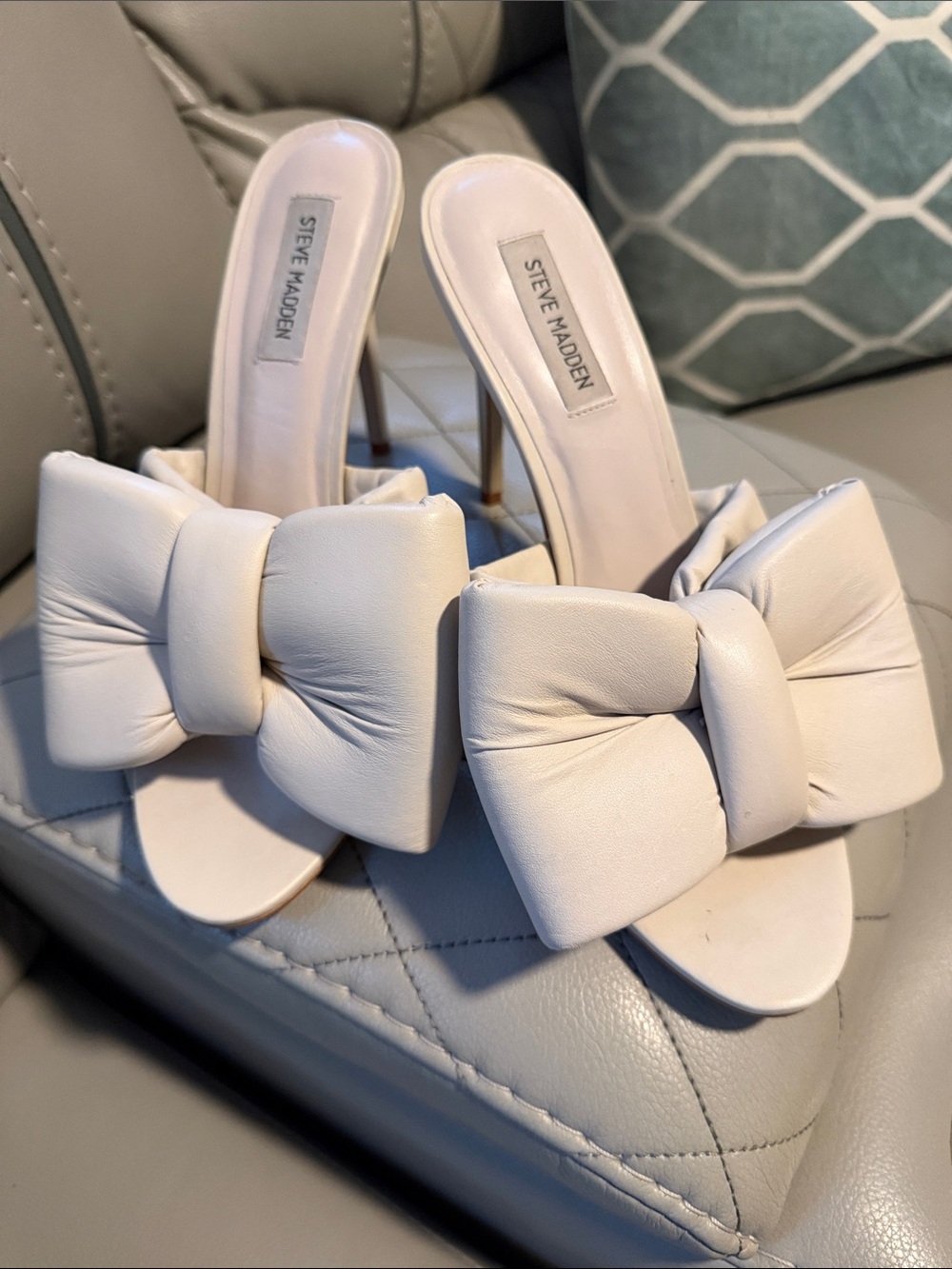 Steve Madden White Bow Slide Mules